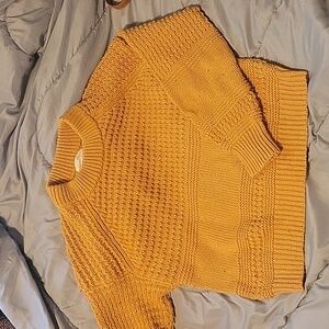 Medium mustard Universal thread sweater